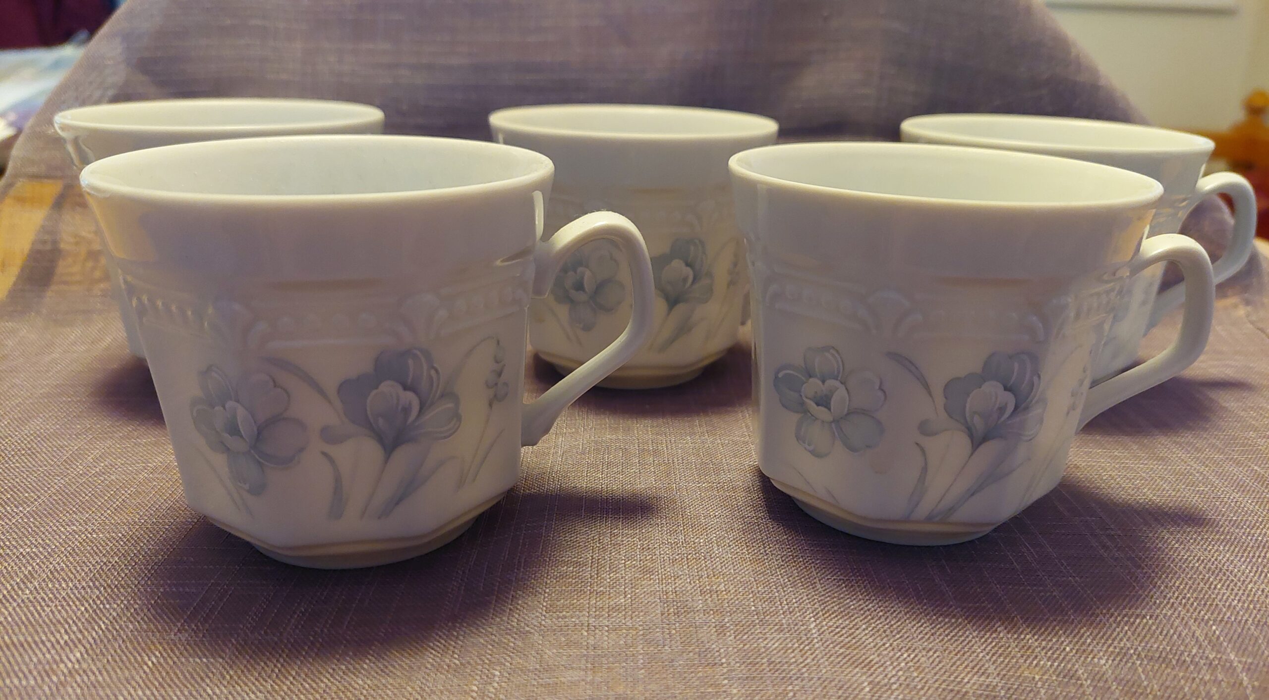 Udda kaffekoppar, kreativa loppisidéer för ditt hem